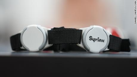 El prototipo Syrinx tiene dos transductores que, según Takeuchi, permiten un mayor tono vocal.