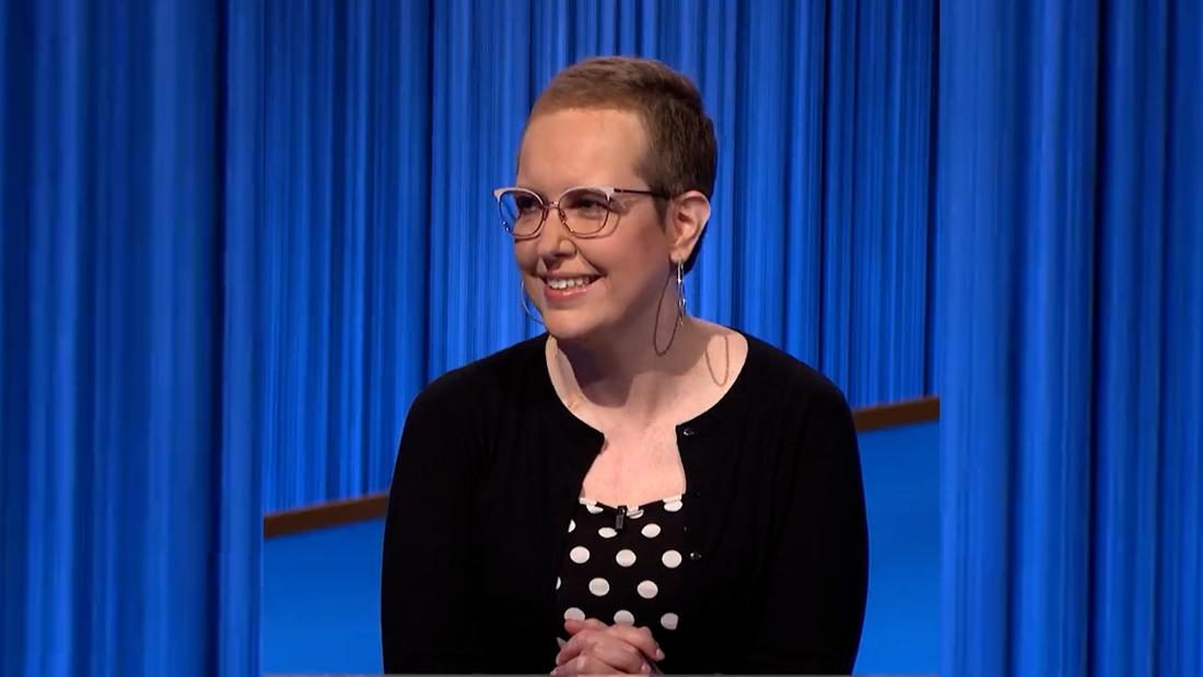 Jeopardy!’ contestant Christine Whelchel takes off wig to normalize cancer recovery – CNN Video