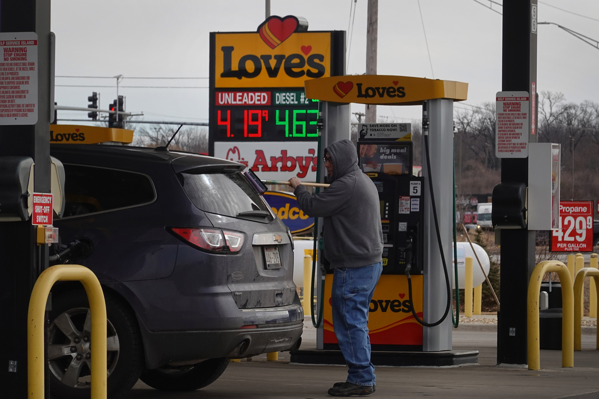 $4 gas becomes a reality in more states - CNN Video
