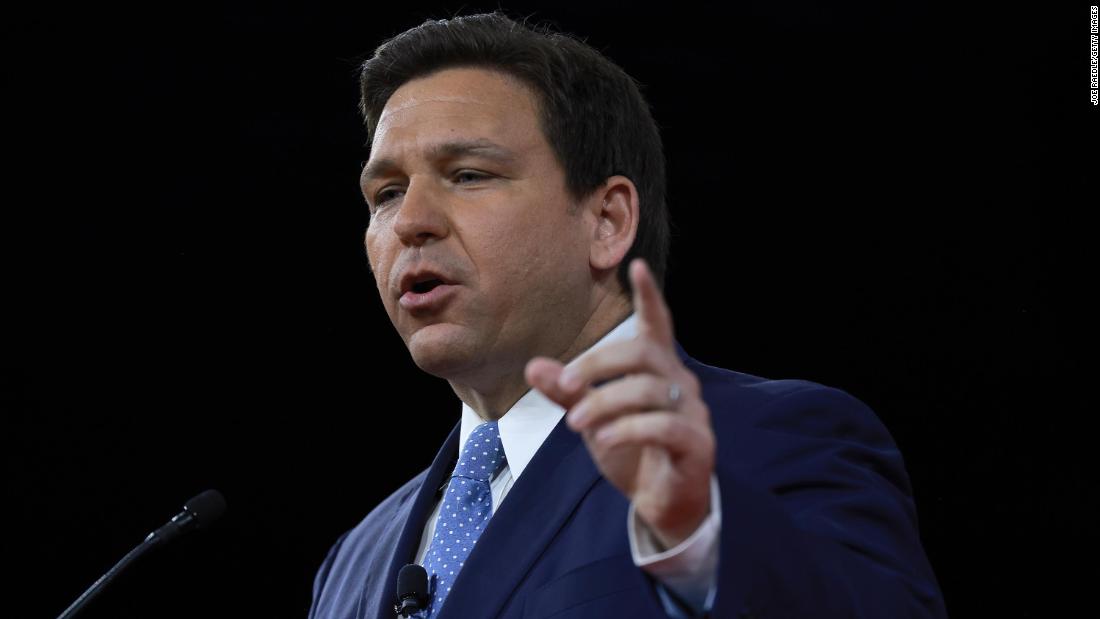 Análisis: Ron Desantis lleva su guerra cultural al siguiente nivel