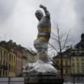 04 ukraine 0305 wrapped statue