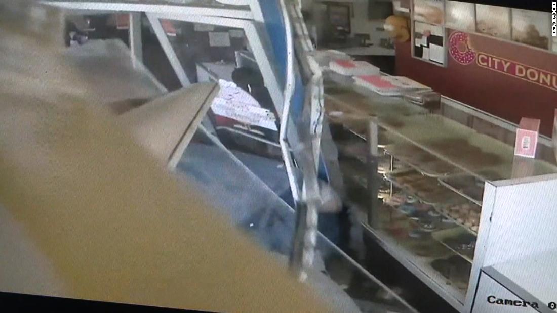 See dad’s quick thinking as car drives through doughnut shop window – CNN Video