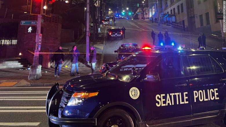Seattle Police shoot, kill man after he crashes into federal building