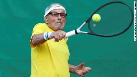 & # 39;  I hope to live to reach 100': The oldest tennis player in the world remains in the Ukraine war zone