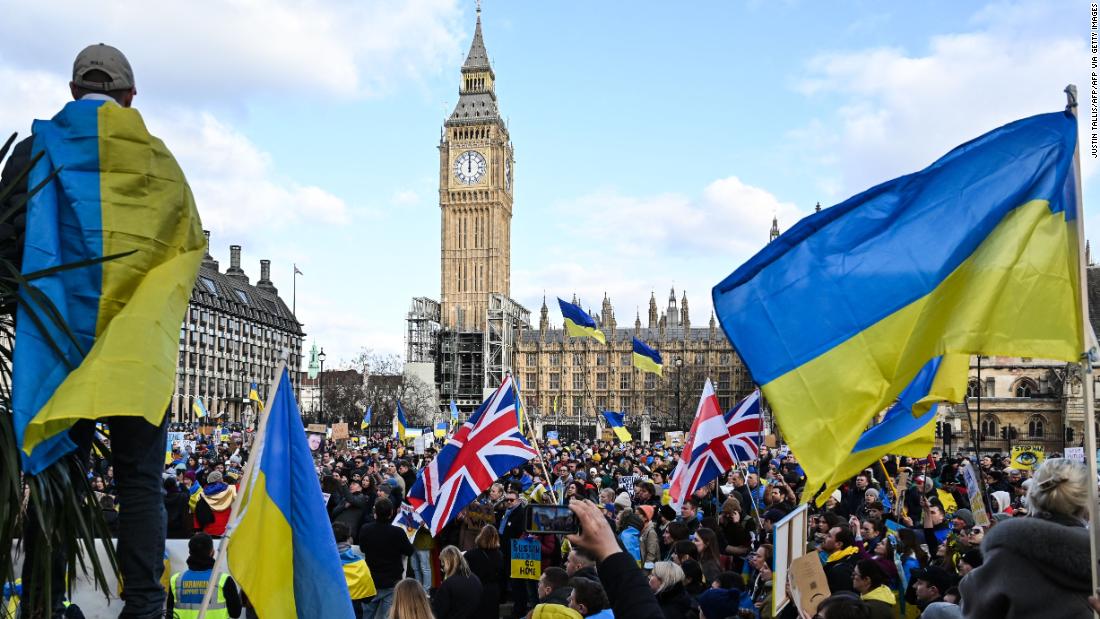 Video: Protests take place around the world in support of Ukraine – CNN Video