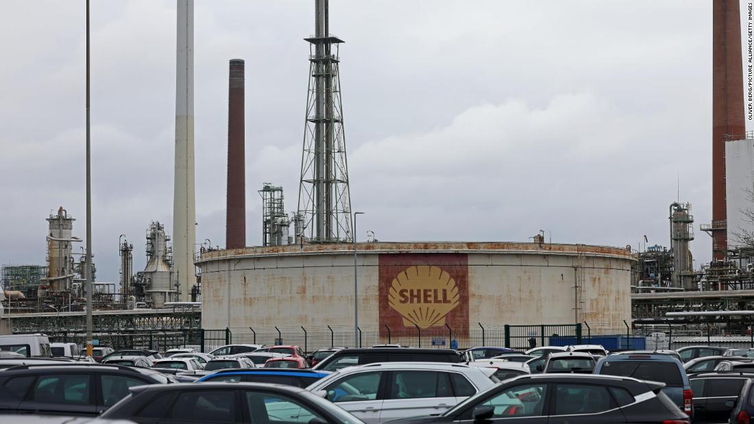 Shell won't buy any more Russian oil and gas