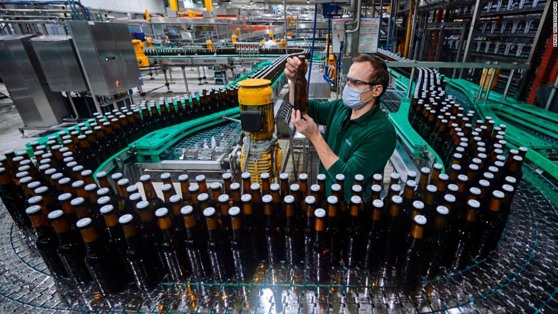 How brown glass bottles prevent beer from ‘skunking’