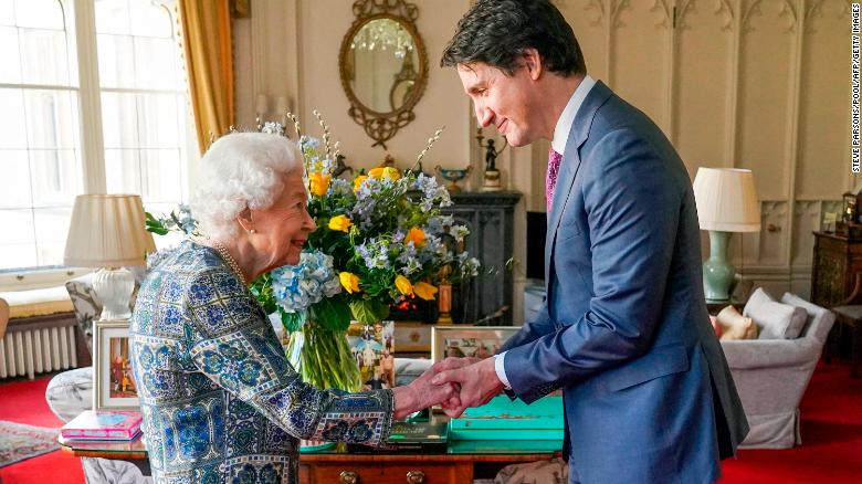 The Queen was all smiles when she caught up with Canadian Prime Minister Justin Trudeau on Monday.