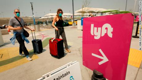 Lyft, like Uber, plans to add a fuel surcharge 