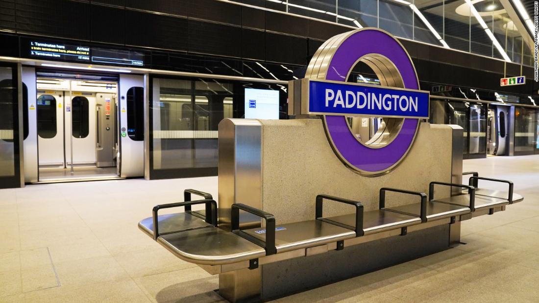 &lt;strong&gt;Suitably swanky: &lt;/strong&gt;The below-ground Paddington stop is a suitably spectacular addition to the 19th-century railway &#39;cathedral.&#39;