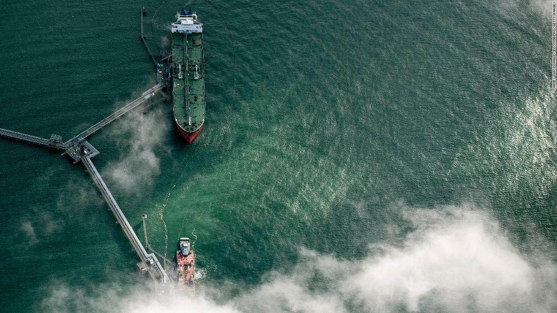 Acciones previas a la comercialización: los precios del petróleo han bajado un 30% en una semana.  ¿Lo que da?