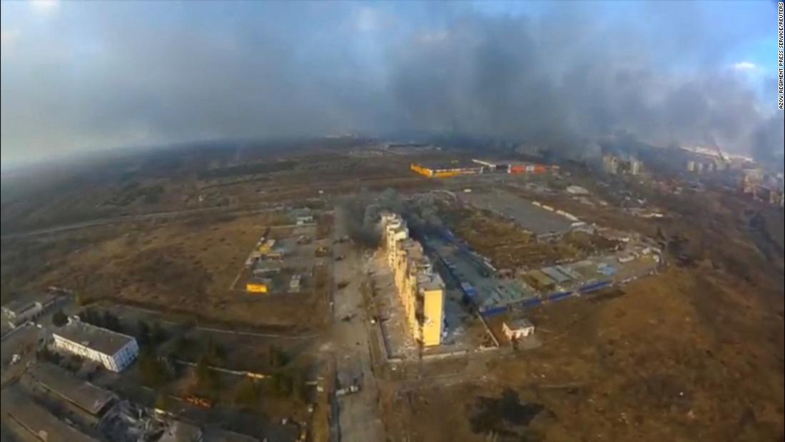 Mariupolis: Išgyvenusieji ir dronų filmuota medžiaga atskleidžia sunaikinimo mastą