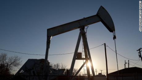 Oil spikes back above $100 as Russia fears grow