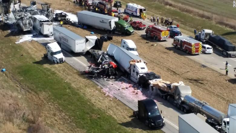 5 dead in Missouri interstate pileup involving 30 to 50 vehicles, official says