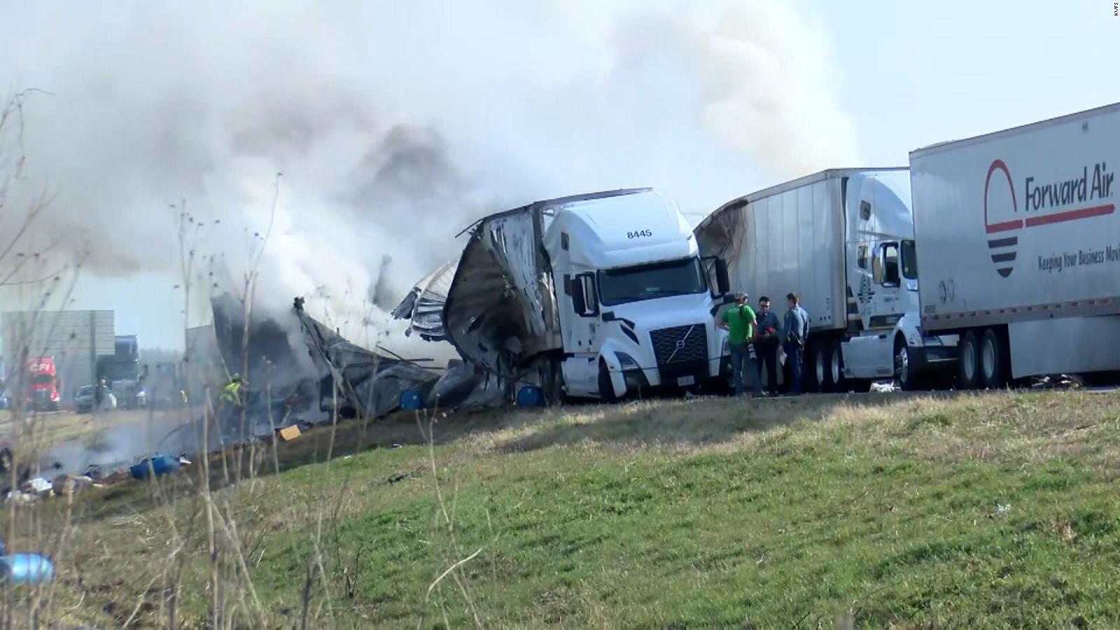 6 Dead In Missouri Interstate Pileup Involving 47 Vehicles Official