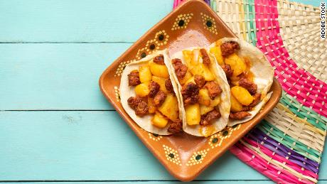 Start the day off by making a delicious breakfast of traditional Mexican chorizo ​​with potato tacos.