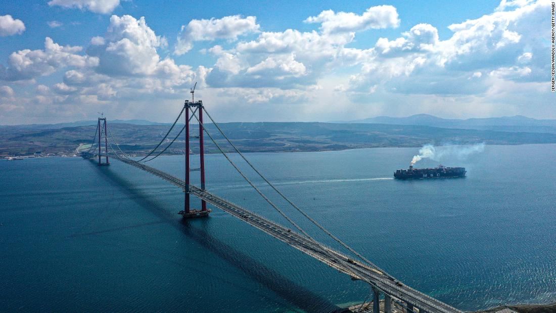 Turkey opens record-breaking bridge between Europe and Asia