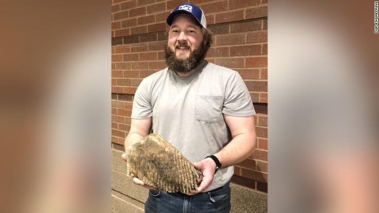 Worker discovers wooly mammoth tooth at Iowa construction site