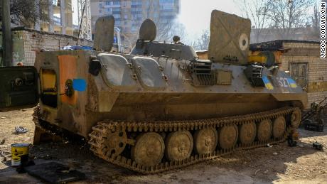 Vehículo de apoyo de artillería ruso capturado.