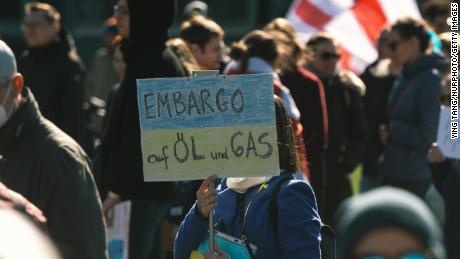 L'Europe parle d'adhérer à l'embargo russe sur le pétrole