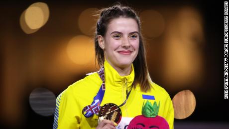 After being forced to leave her home, Ukrainian high jumper Yaroslava Mahuchikh wins gold: 