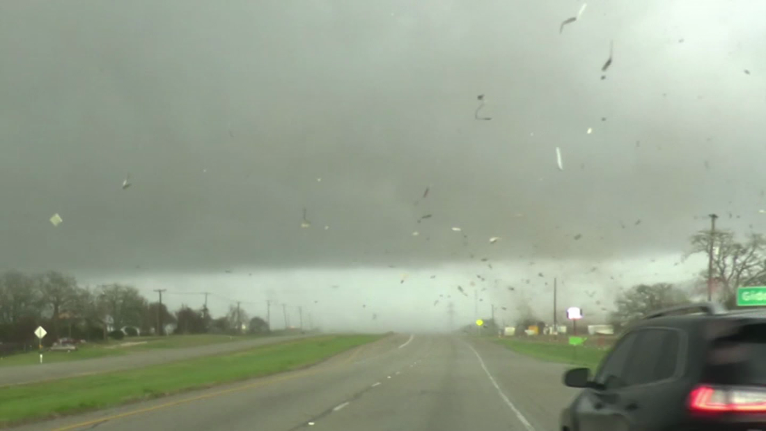 See tornadoes toss truck, send shoppers fleeing – CNN Video