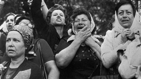 Members of the Mothers of Plaza de Mayo in San Martin square, opposite Argentina&#39;s foreign ministry, in this November 21, 1977 file photo. (AP Photo)