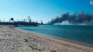 乌克兰声称他们在被占领的港口摧毁了俄罗斯军舰