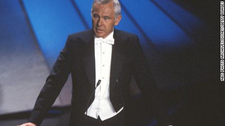 Johnny Carson, the host of the 1981 Oscars, spoke at the opening of the show about the assassination attempt on then-President Reagan.