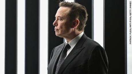 Elon Musk sagt, er erwäge ernsthaft, eine neue Social-Media-Plattform zu schaffen 
