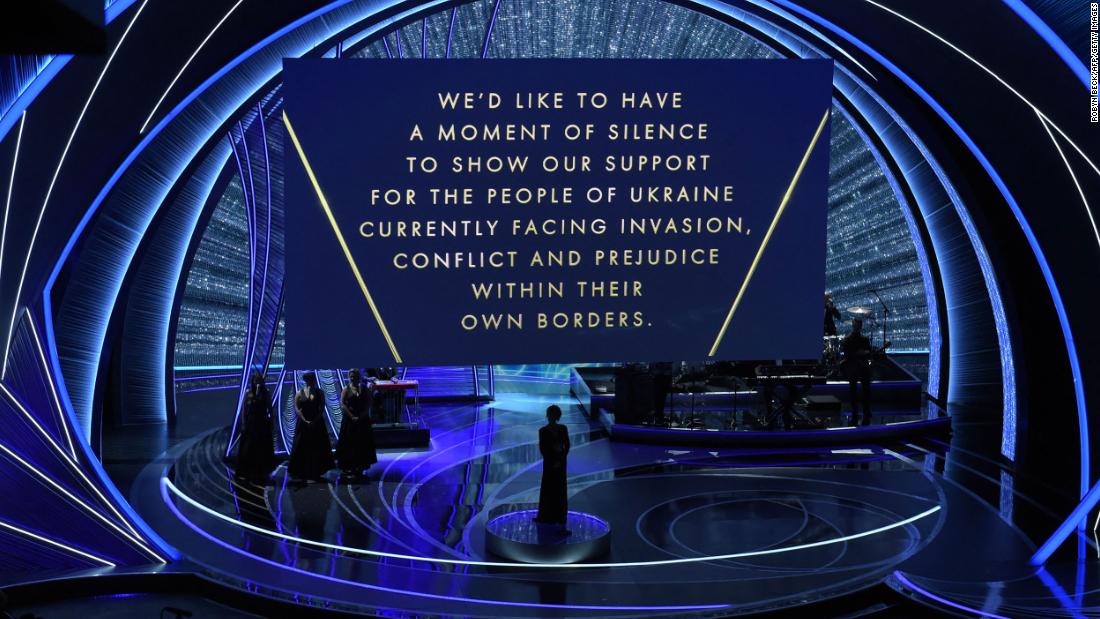 A message &lt;a href=&quot;https://www.cnn.com/entertainment/live-news/oscars-2022/h_33a131c6de8ac30645bada5fe4683c30&quot; target=&quot;_blank&quot;&gt;shows support for Ukraine&lt;/a&gt; after a performance by Reba McEntire.