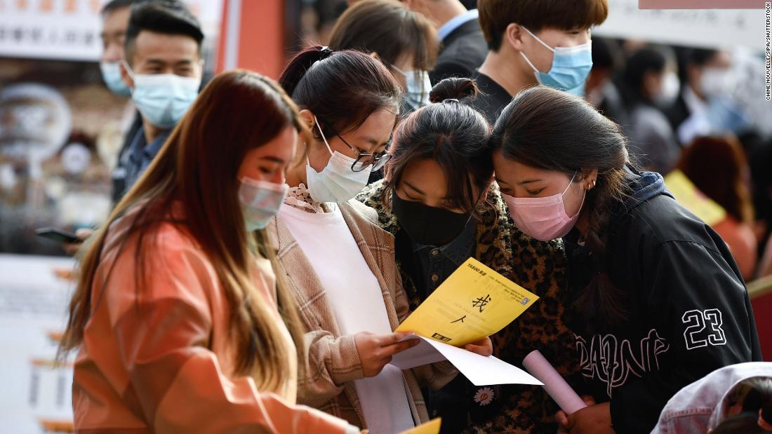 China enfrenta un mercado laboral 