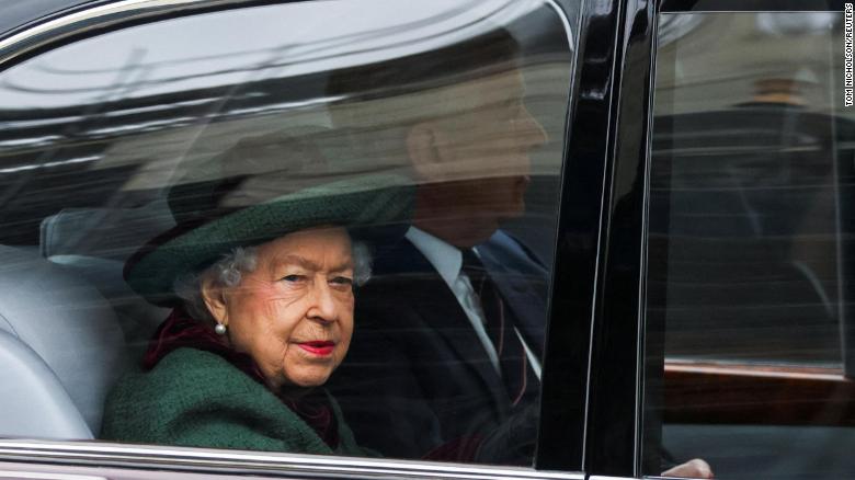 Queen Elizabeth attends late husband’s memorial service