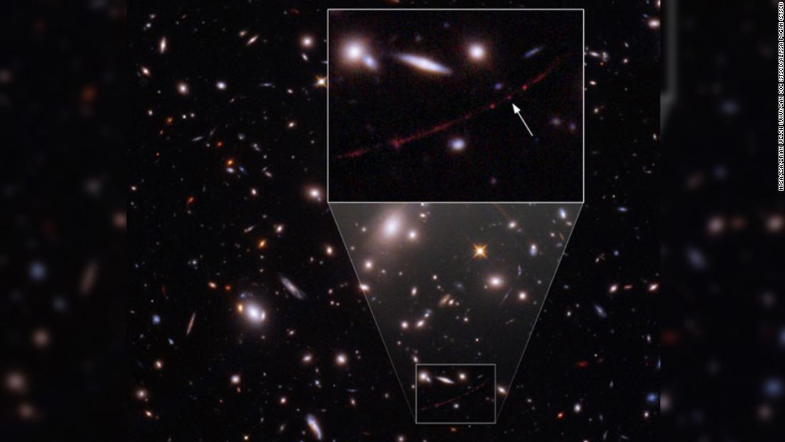 Earndelova hvězda: Hubbleův vesmírný dalekohled vidí vůbec nejvzdálenější hvězdu, 28 miliard světelných let daleko