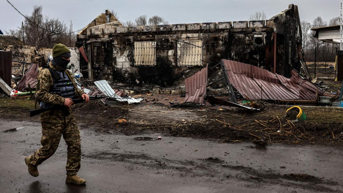 US says small number of Russian forces near the capital have started to move north but strikes continue. France says no breakthrough yet in Russia-Ukraine talks.