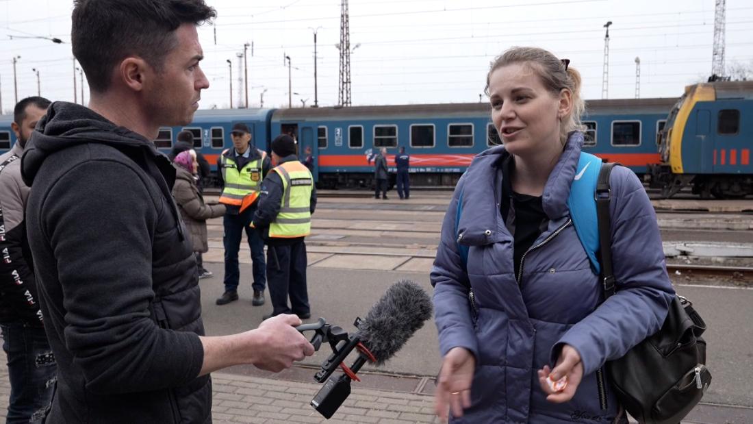 A mother of three fled Ukraine to Hungary with her kids. Here’s her story – CNN Video