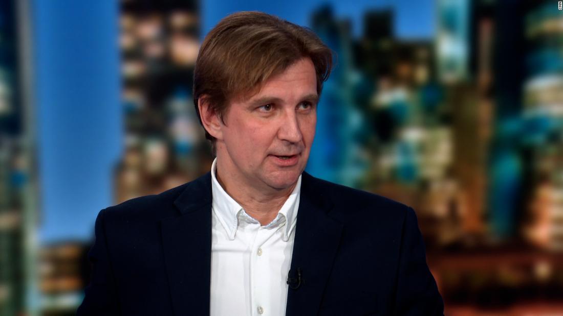 Former Russian TV host explains why Putin's approval rating is high
