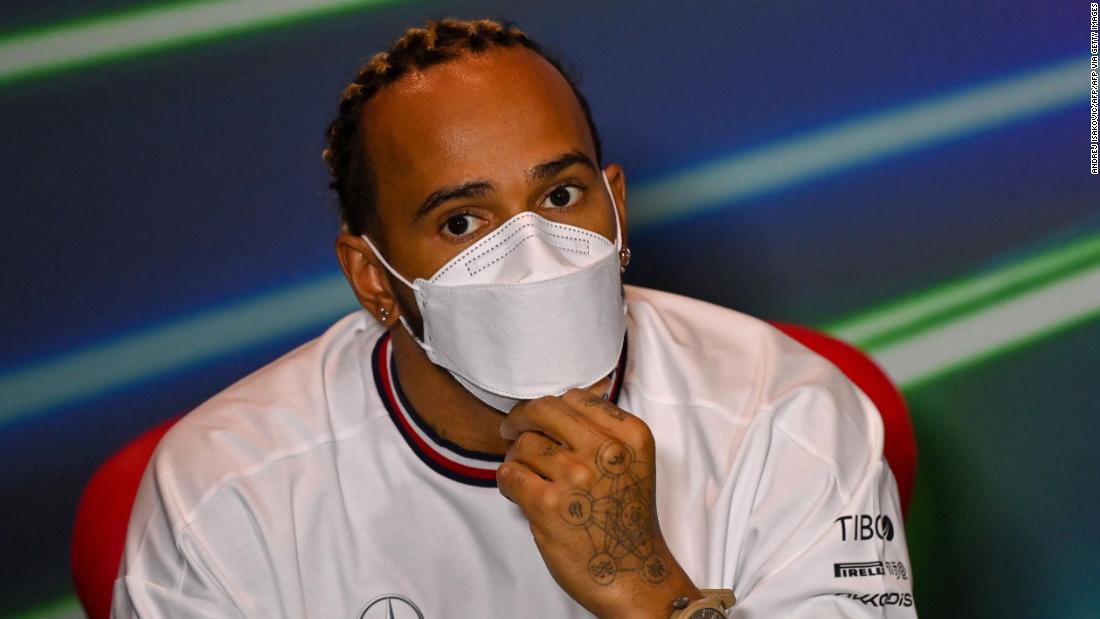 Lewis Hamilton membuka tentang perjuangan ‘mental dan emosional untuk waktu yang lama’