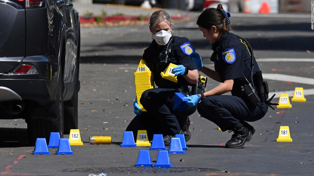 Massenerschießung in Sacramento: Opfer identifiziert, als Polizei Jagd auf Verdächtige macht, die 6 Menschen getötet haben