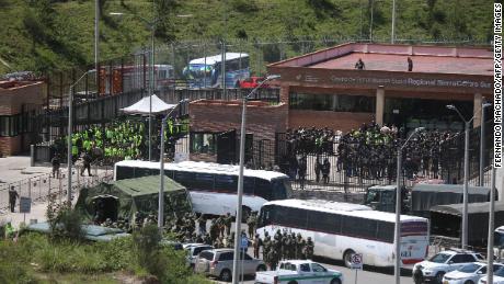 Motín en prisión de Ecuador: Al menos 20 muertos en motín en prisión de Ecuador
