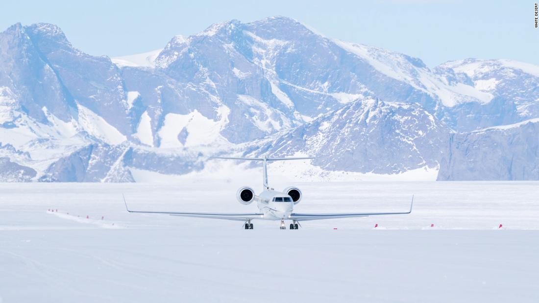 See how White Desert land their planes in Antarctica – CNN Video