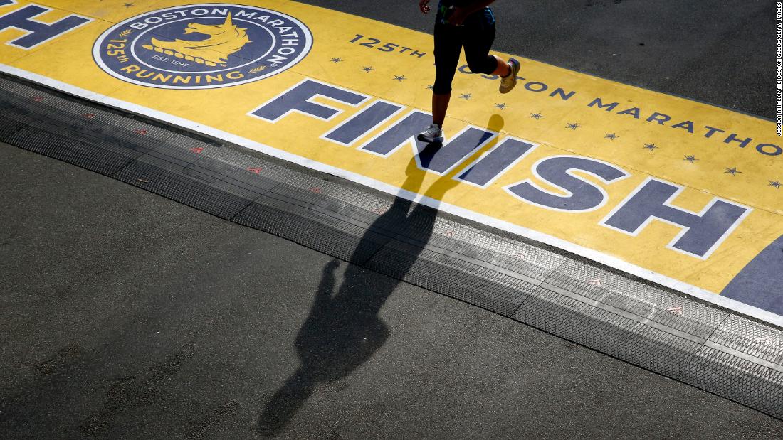 Бостонський марафон заборонив бігати з Росії та Білорусі за два тижні до забігу