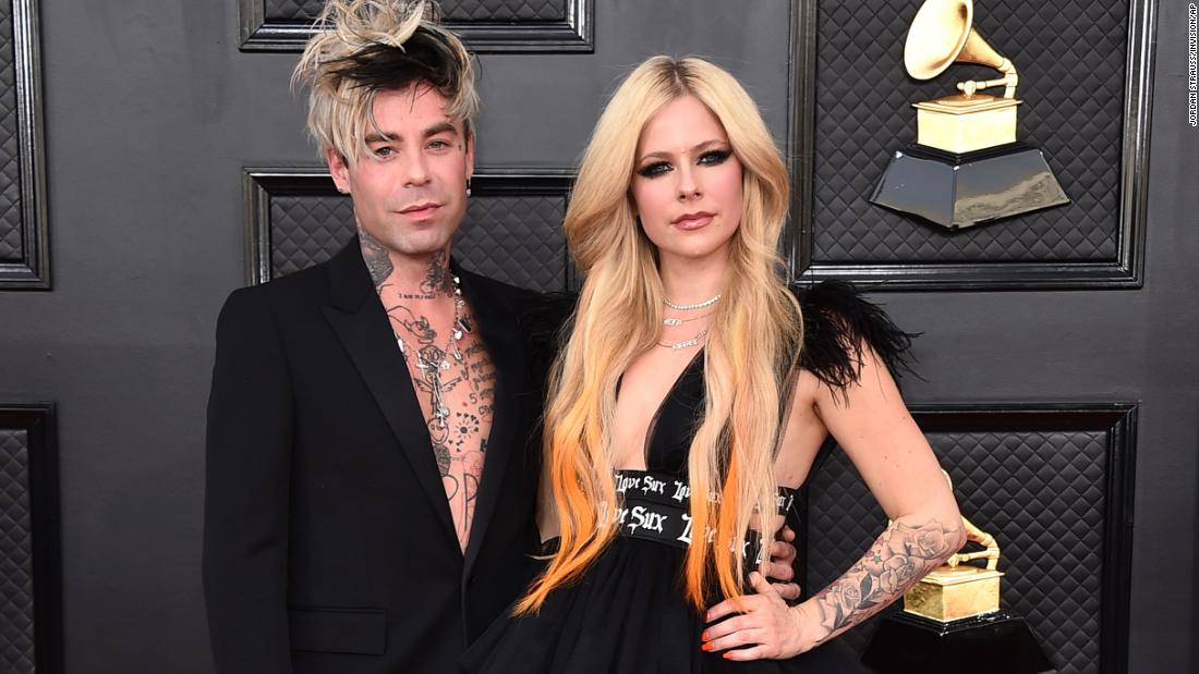 Avril Lavigne is engaged to musician Mod Sun – CNN