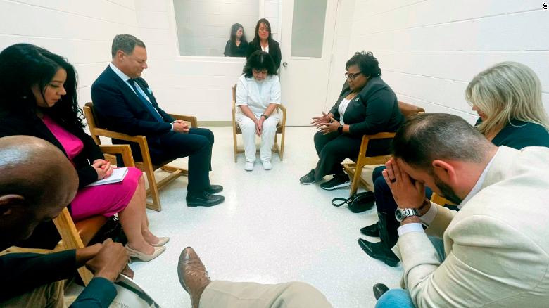 Texas woman on death row receives bipartisan support for clemency from state officials