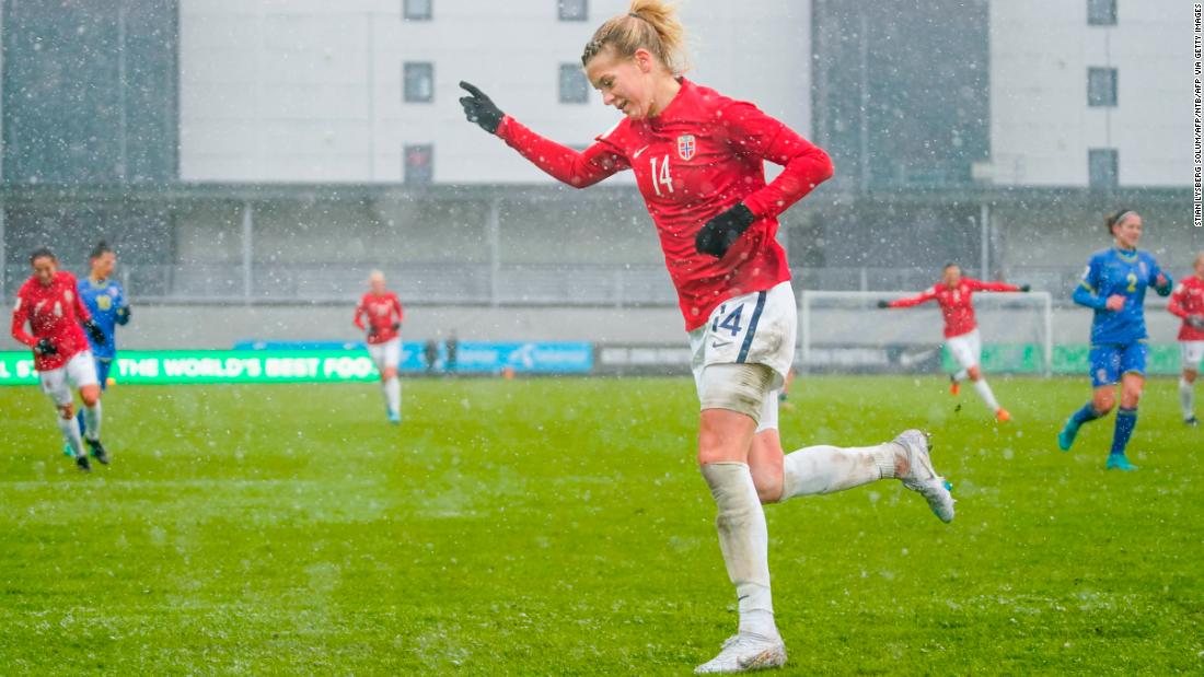 Ada Hegerberg scores hat-trick on her return for Norway after five-year absence