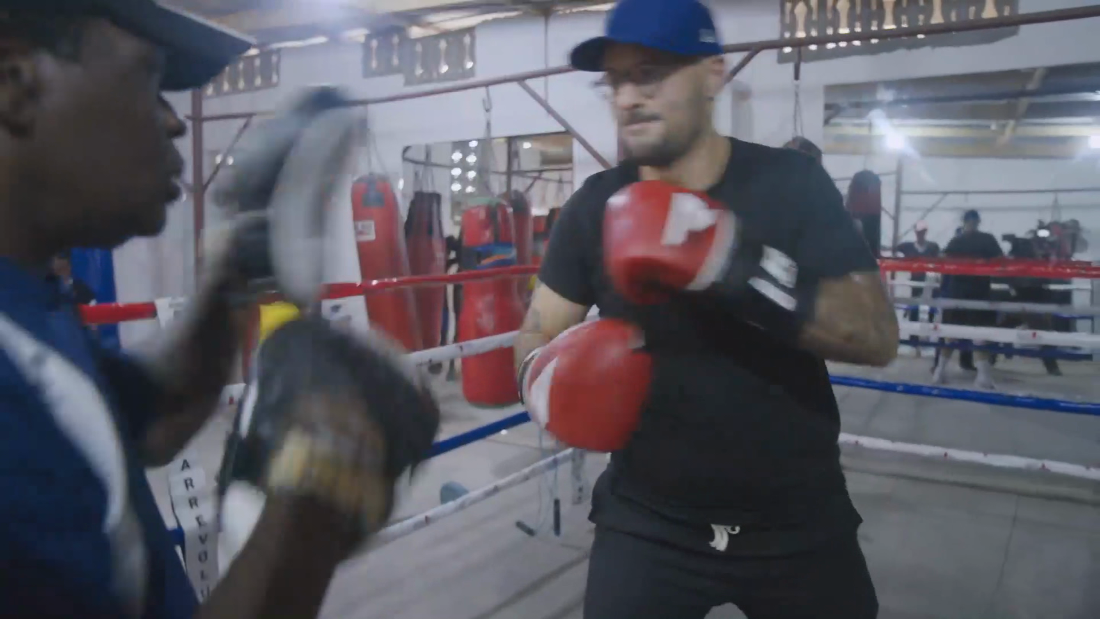 Boxing coach takes on CNN host – CNN Video