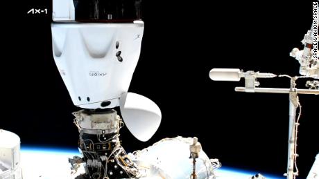 Una missione turistica SpaceX è appena arrivata sulla ISS.  Ecco tutto ciò che devi sapere 