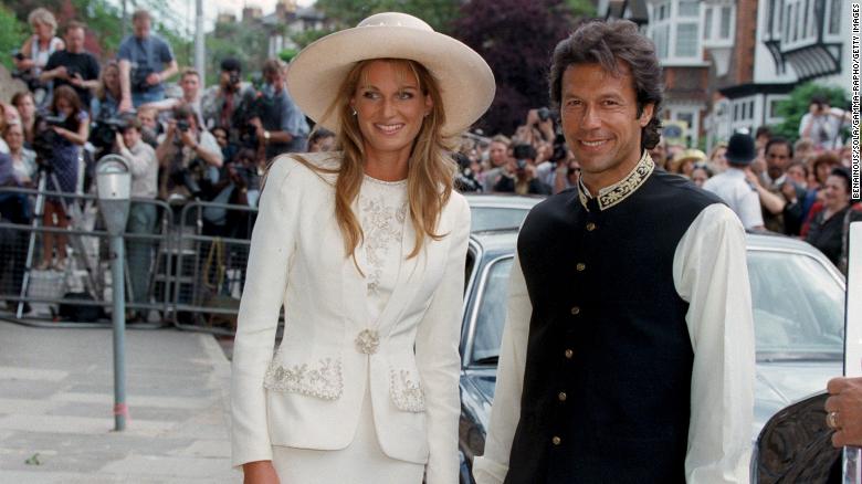 Jemima Goldsmith &amp; Imran Khan's wedding in London, United Kingdom on June 20, 1995.