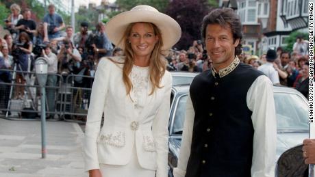 Jemima Goldsmith & Wedding of Imran Khan on June 20, 1995 in London, UK.
