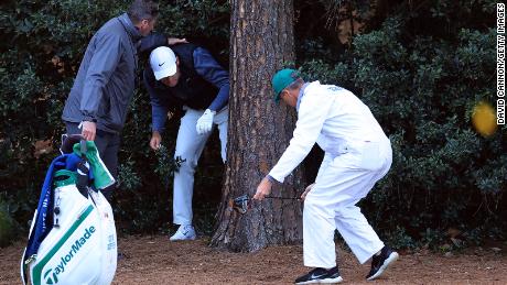 Last-hole drama cuts Scottie Scheffler’s lead and sets up a thrilling final day of the Masters